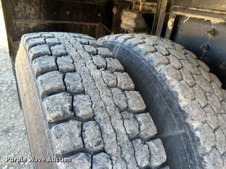 image for item KT9131 2003 International 5500i  vacuum truck