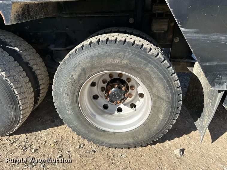 image for item KT9131 2003 International 5500i  vacuum truck