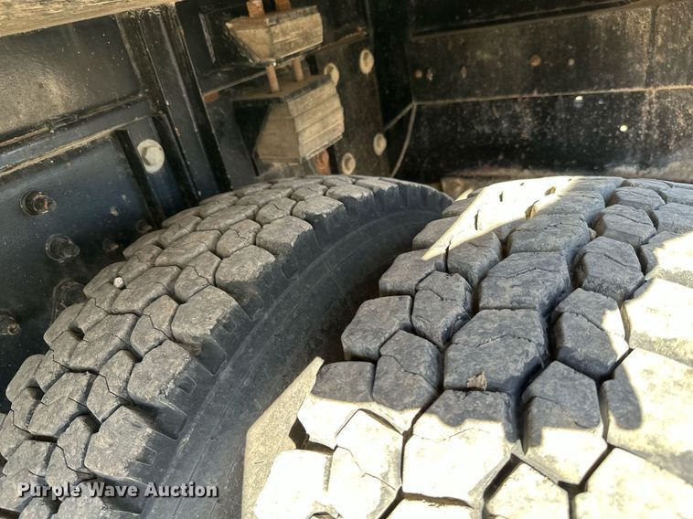 image for item KT9131 2003 International 5500i  vacuum truck