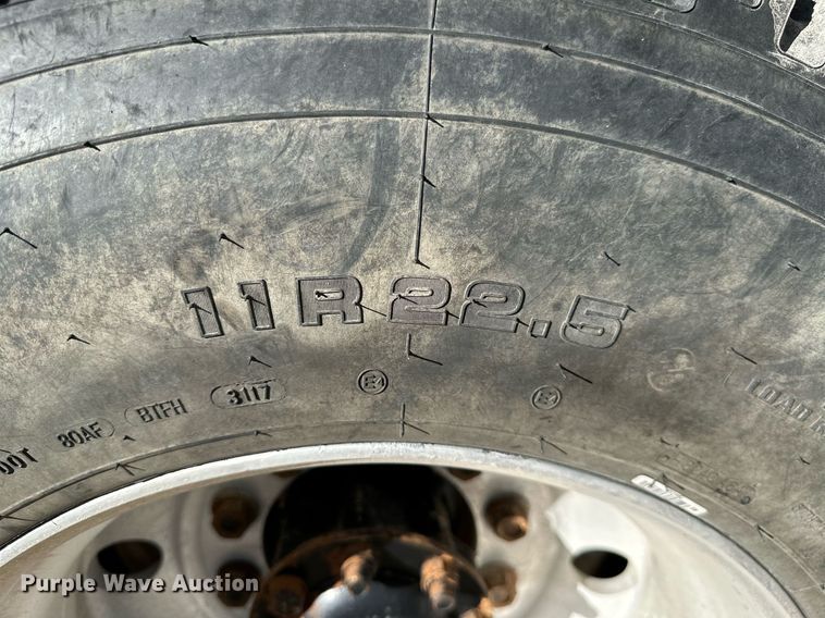 image for item KT9131 2003 International 5500i  vacuum truck