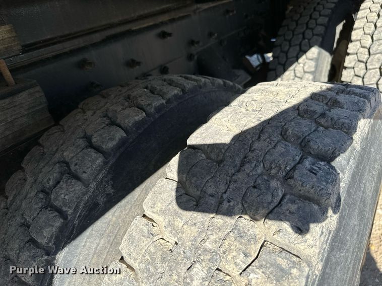 image for item KT9131 2003 International 5500i  vacuum truck