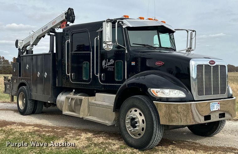 image for item KT9173 2012 Peterbilt 382  Crew Cab utility / service truck