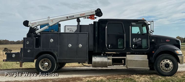 image for item KT9173 2012 Peterbilt 382  Crew Cab utility / service truck