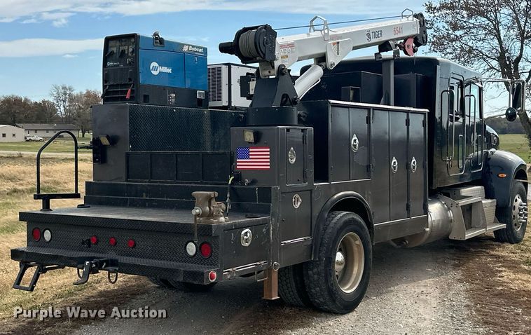 image for item KT9173 2012 Peterbilt 382  Crew Cab utility / service truck