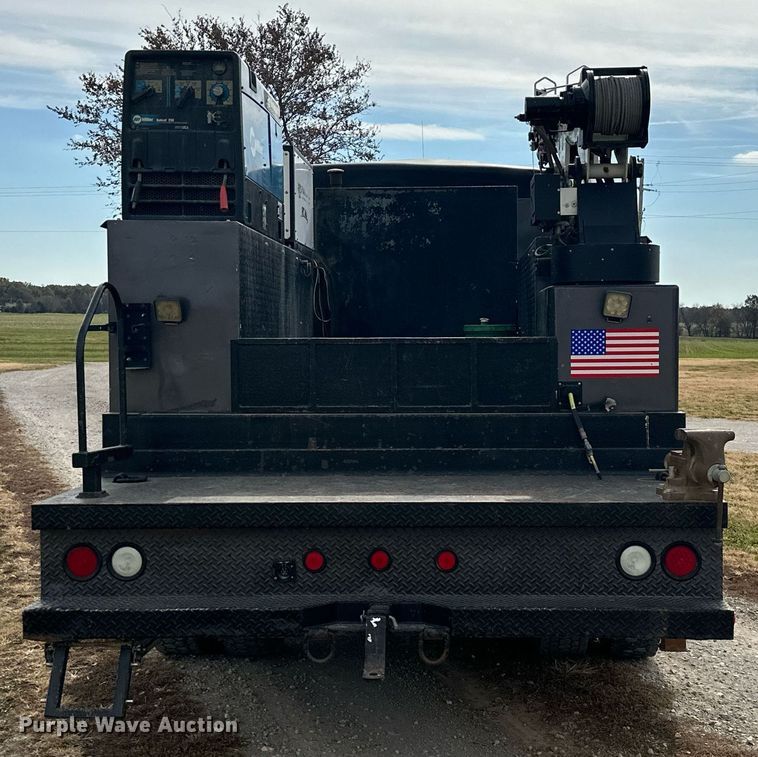 image for item KT9173 2012 Peterbilt 382  Crew Cab utility / service truck