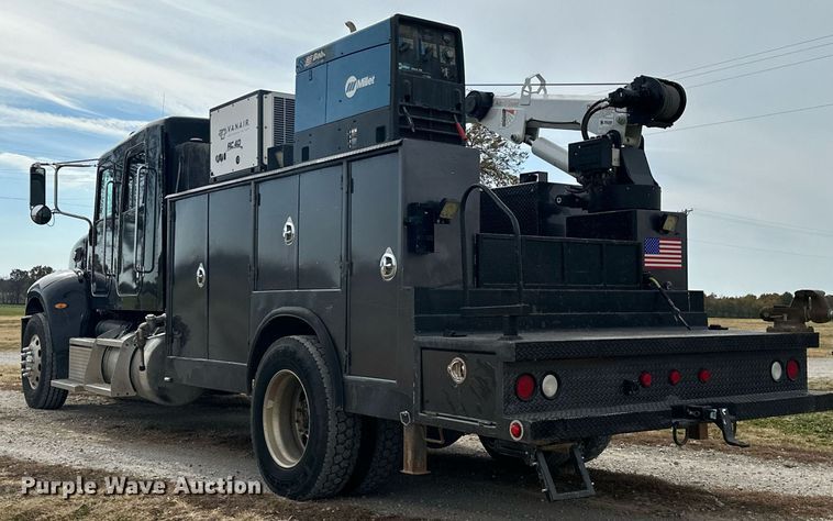 image for item KT9173 2012 Peterbilt 382  Crew Cab utility / service truck