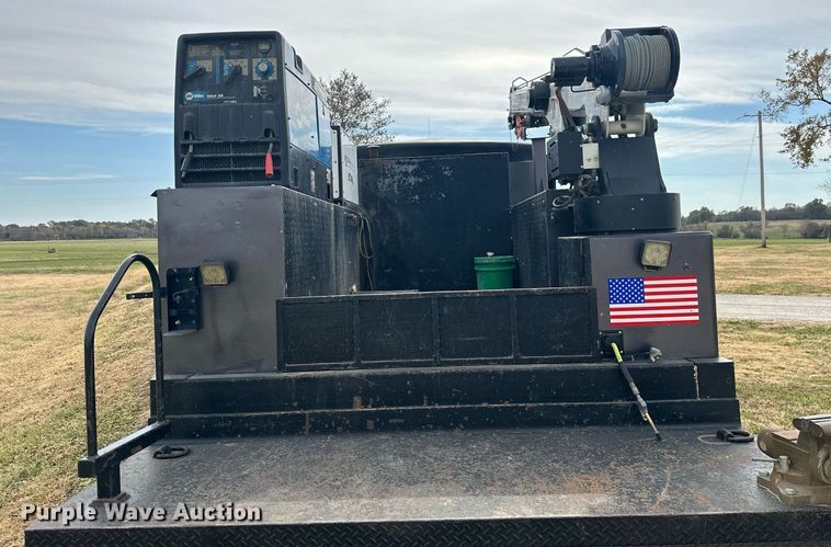 image for item KT9173 2012 Peterbilt 382  Crew Cab utility / service truck