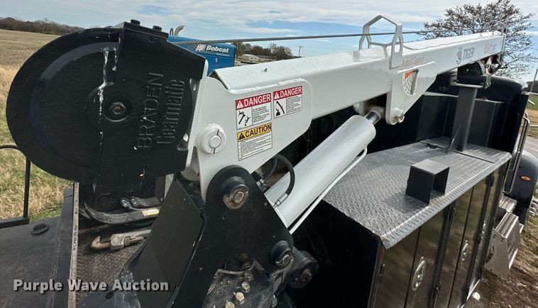 image for item KT9173 2012 Peterbilt 382  Crew Cab utility / service truck