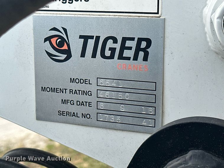 image for item KT9173 2012 Peterbilt 382  Crew Cab utility / service truck