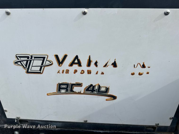 image for item KT9173 2012 Peterbilt 382  Crew Cab utility / service truck