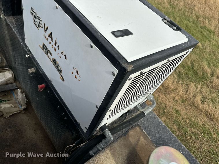 image for item KT9173 2012 Peterbilt 382  Crew Cab utility / service truck