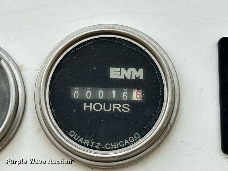 image for item KT9173 2012 Peterbilt 382  Crew Cab utility / service truck