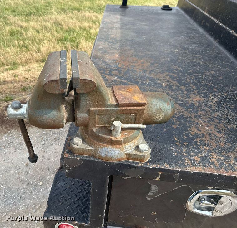 image for item KT9173 2012 Peterbilt 382  Crew Cab utility / service truck