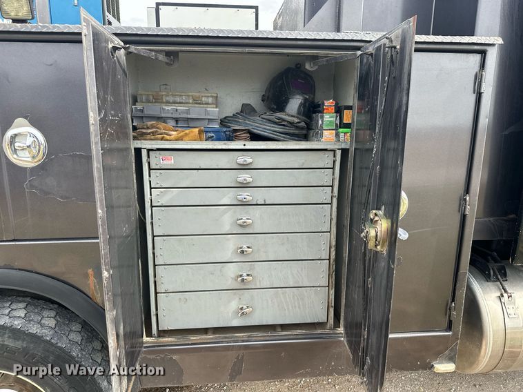 image for item KT9173 2012 Peterbilt 382  Crew Cab utility / service truck