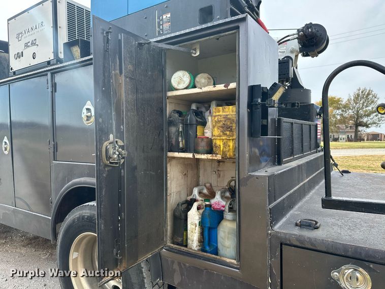 image for item KT9173 2012 Peterbilt 382  Crew Cab utility / service truck