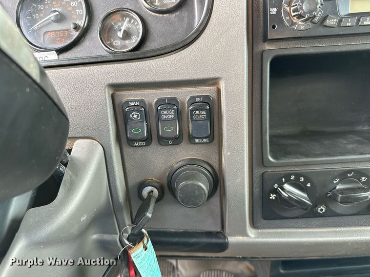 image for item KT9173 2012 Peterbilt 382  Crew Cab utility / service truck