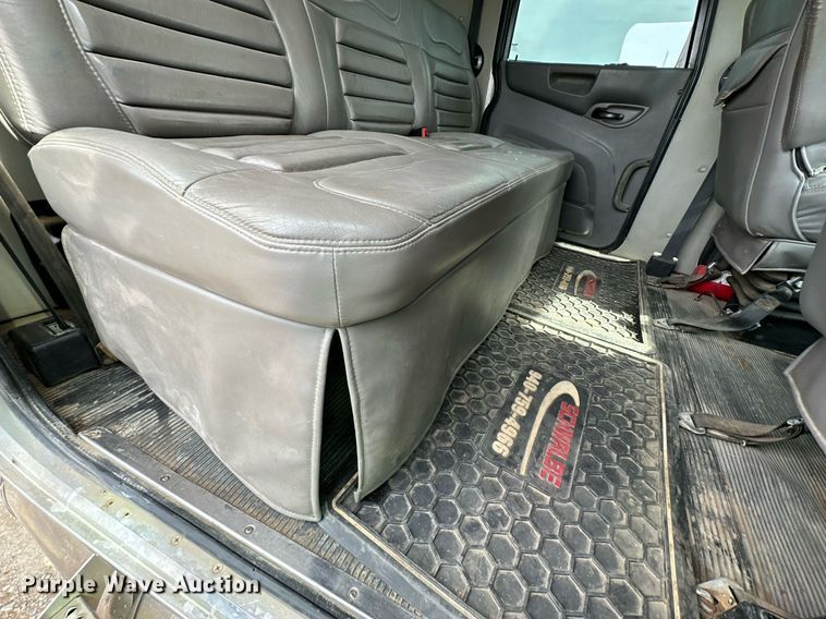 image for item KT9173 2012 Peterbilt 382  Crew Cab utility / service truck