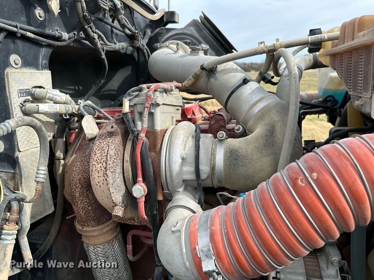 image for item KT9173 2012 Peterbilt 382  Crew Cab utility / service truck