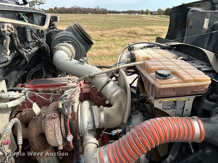 image for item KT9173 2012 Peterbilt 382  Crew Cab utility / service truck