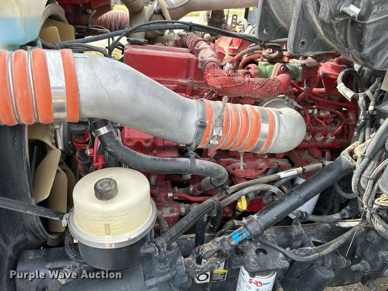 image for item KT9173 2012 Peterbilt 382  Crew Cab utility / service truck