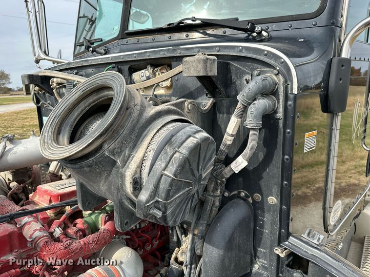 image for item KT9173 2012 Peterbilt 382  Crew Cab utility / service truck