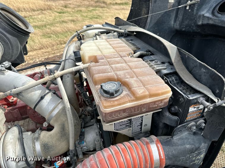 image for item KT9173 2012 Peterbilt 382  Crew Cab utility / service truck