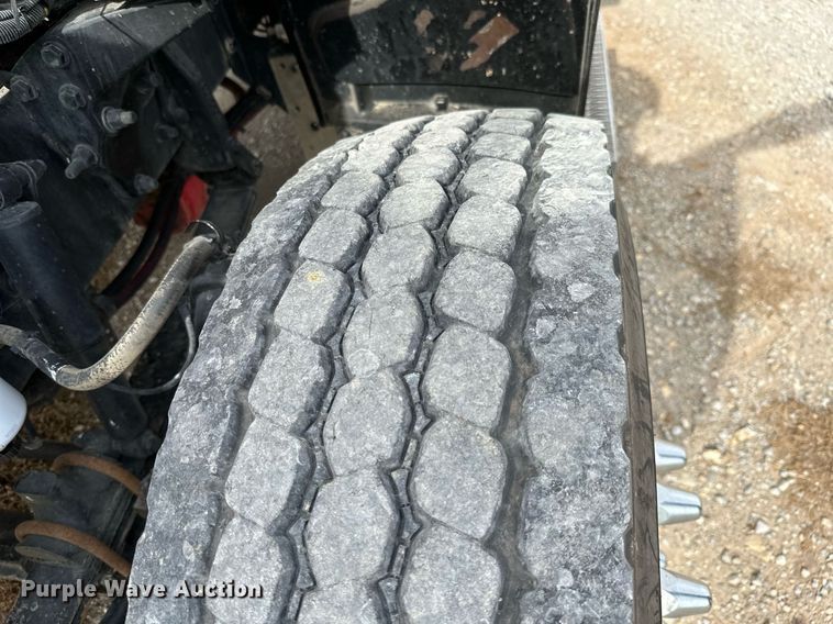 image for item KT9173 2012 Peterbilt 382  Crew Cab utility / service truck