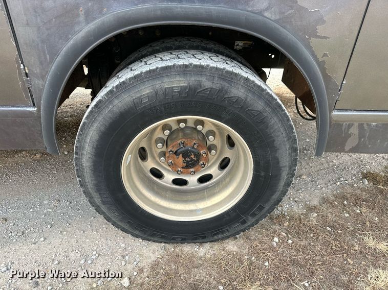 image for item KT9173 2012 Peterbilt 382  Crew Cab utility / service truck