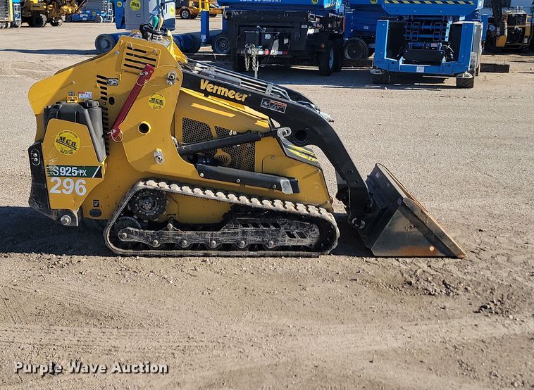 image for item KU9082 2021 Vermeer S925TX  compact utility loader