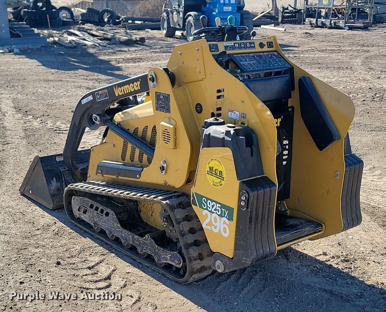 image for item KU9082 2021 Vermeer S925TX  compact utility loader