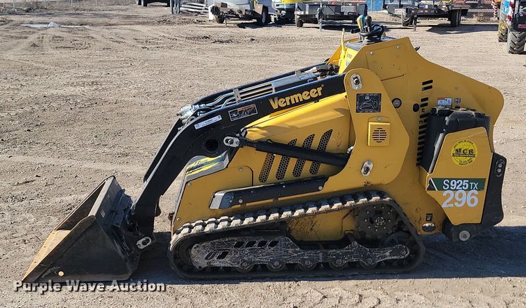 image for item KU9082 2021 Vermeer S925TX  compact utility loader