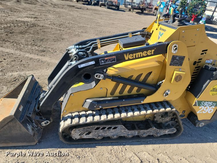 image for item KU9082 2021 Vermeer S925TX  compact utility loader