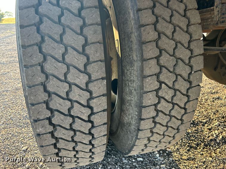 image for item KW9036 2015 Ford F750 Super Duty  dump flatbed truck