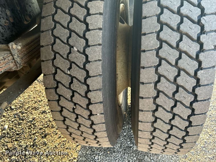 image for item KW9036 2015 Ford F750 Super Duty  dump flatbed truck