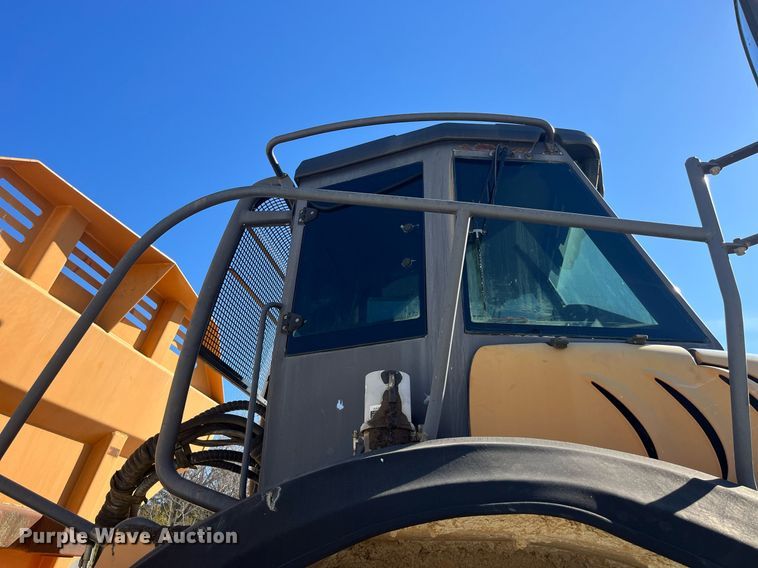 image for item LD9853 2005 Case 340  haul truck