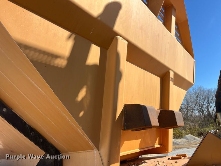 image for item LD9853 2005 Case 340  haul truck