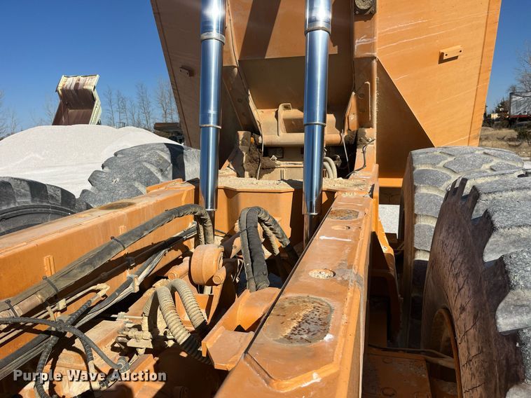 image for item LD9853 2005 Case 340  haul truck