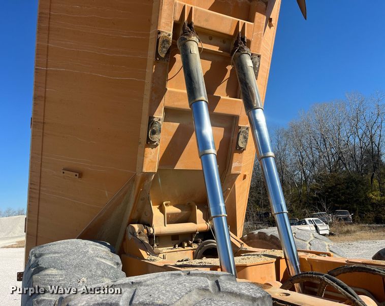 image for item LD9853 2005 Case 340  haul truck