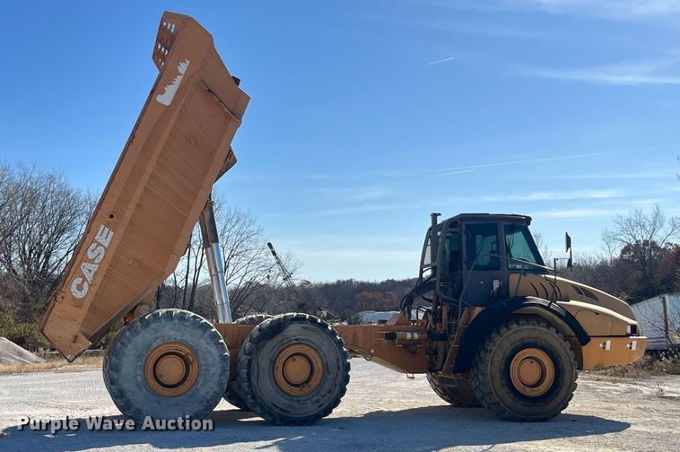image for item LD9853 2005 Case 340  haul truck