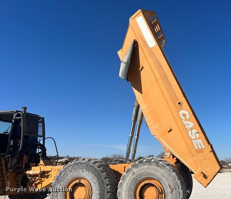 image for item LD9853 2005 Case 340  haul truck