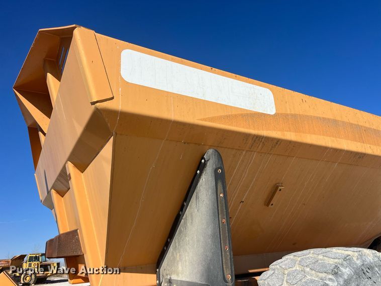 image for item LD9853 2005 Case 340  haul truck