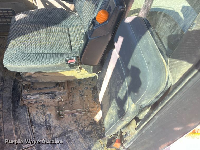 image for item LD9853 2005 Case 340  haul truck