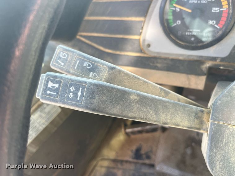 image for item LD9853 2005 Case 340  haul truck