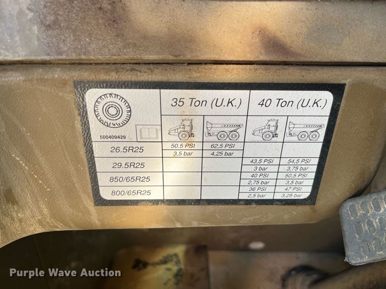 image for item LD9853 2005 Case 340  haul truck