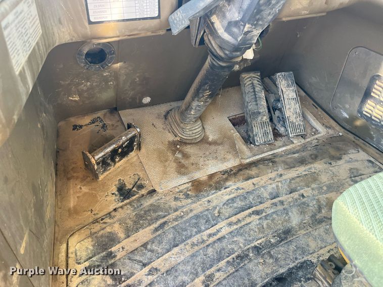 image for item LD9853 2005 Case 340  haul truck