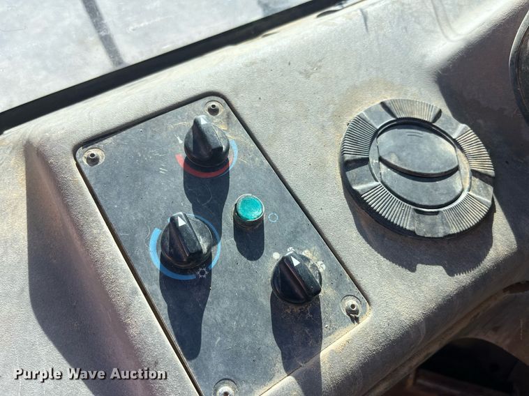 image for item LD9853 2005 Case 340  haul truck