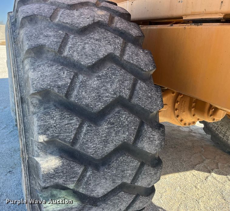 image for item LD9853 2005 Case 340  haul truck