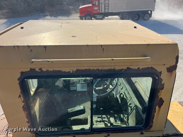 image for item LD9854 1995 Caterpillar D400D  haul truck