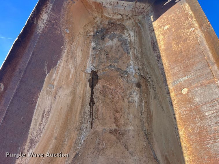 image for item LD9854 1995 Caterpillar D400D  haul truck