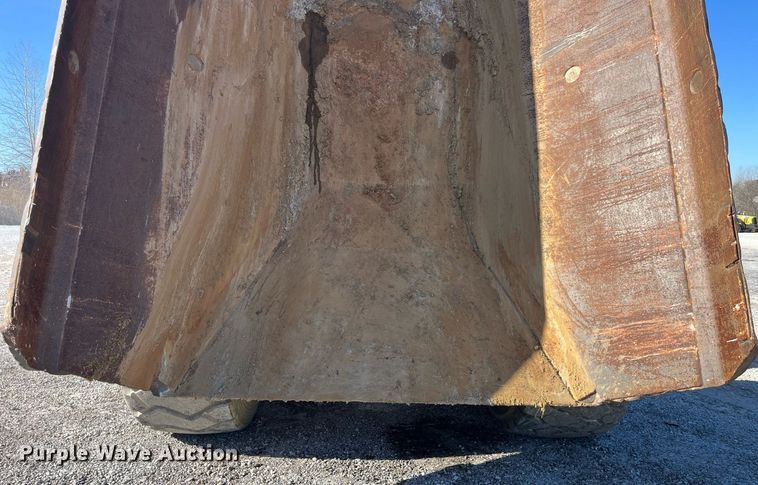 image for item LD9854 1995 Caterpillar D400D  haul truck